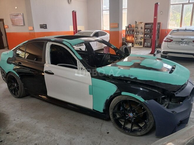 BMW 330-2