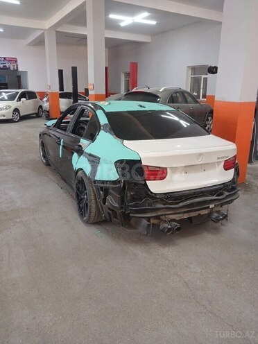 BMW 330-4