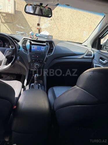 Hyundai Santa Fe-12