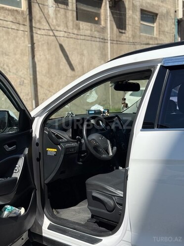 Hyundai Santa Fe-10