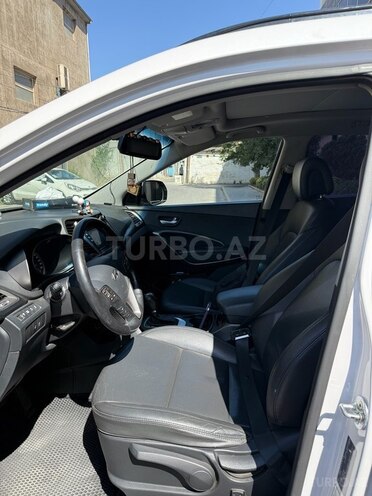 Hyundai Santa Fe-13