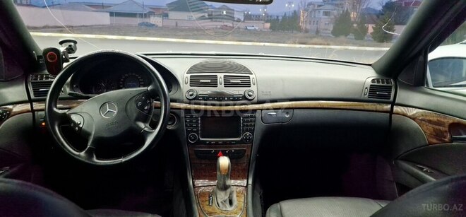 Mercedes E 220-2