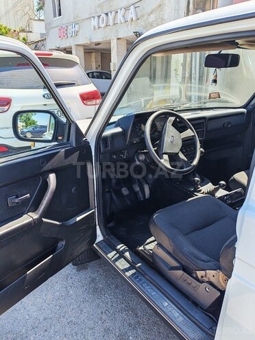 LADA (VAZ) Niva-8