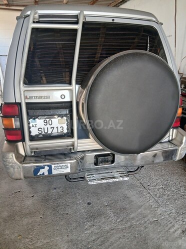 Mitsubishi Pajero-3