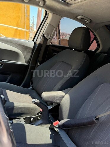 Chevrolet Aveo-8