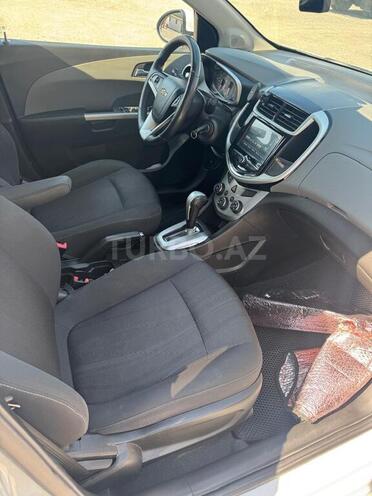 Chevrolet Aveo-7