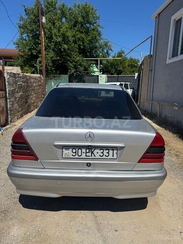 Mercedes C 220-2