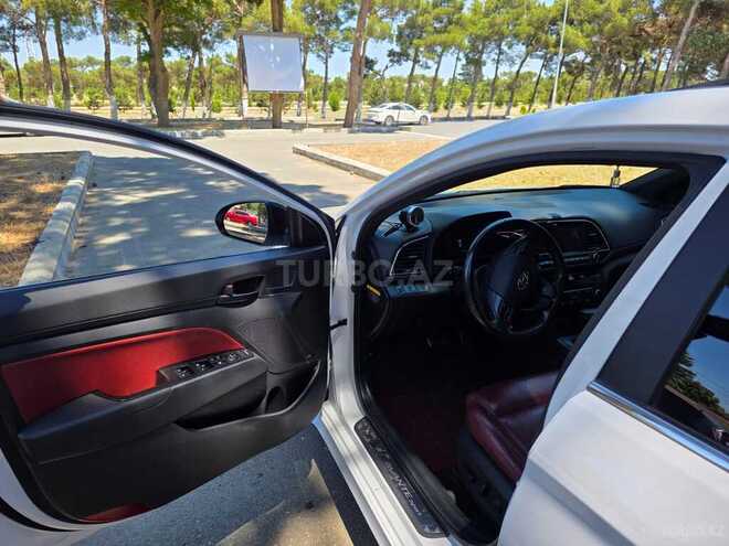 Hyundai Avante-9