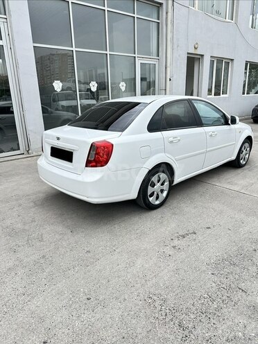 Daewoo Gentra-12