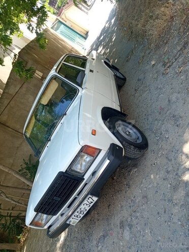 LADA (VAZ) 2107-2