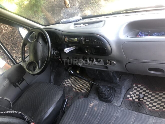 Ford Transit-3