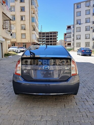 Toyota Prius-9
