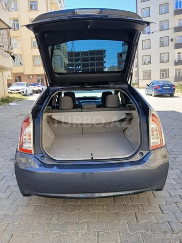 Toyota Prius-5