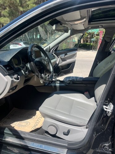Mercedes C 300 4MATIC-7