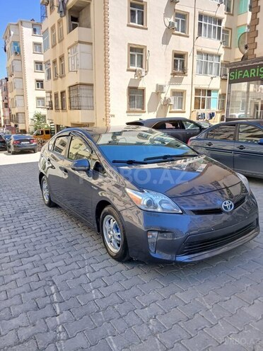 Toyota Prius-3