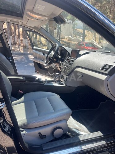 Mercedes C 300 4MATIC-10