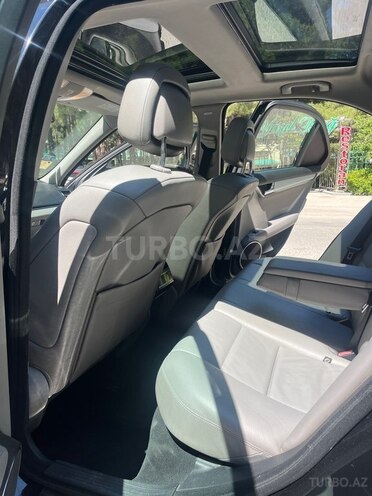 Mercedes C 300 4MATIC-8