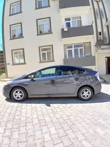 Toyota Prius-7