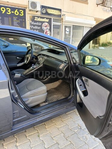 Toyota Prius-14