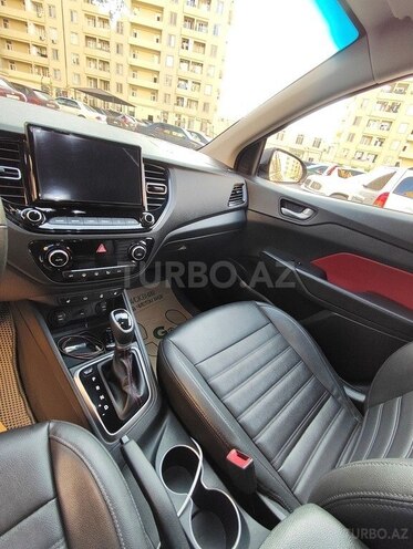 Hyundai Accent-6