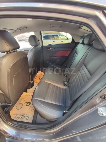 Hyundai Accent-4