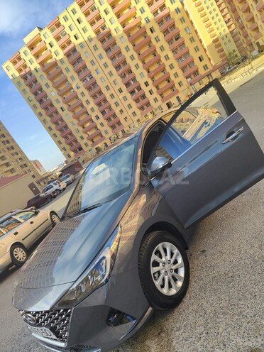 Hyundai Accent-8