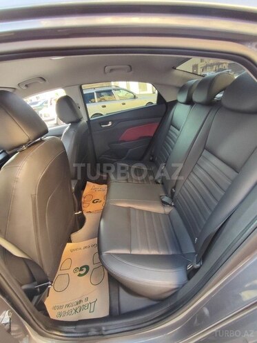 Hyundai Accent-10