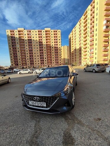 Hyundai Accent-1