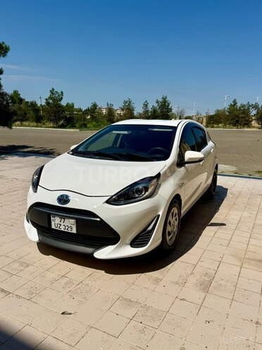 Toyota Aqua-2