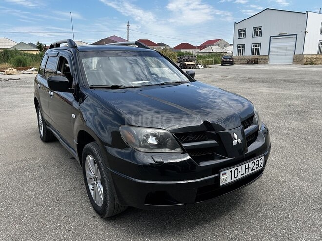 Mitsubishi Outlander-1