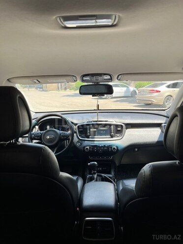 Kia Sorento-8