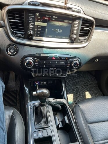 Kia Sorento-14