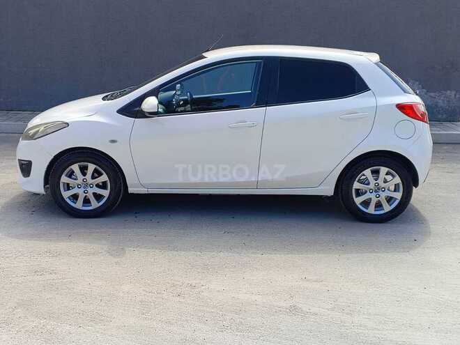Mazda 2-16