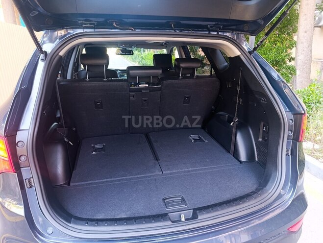 Hyundai Santa Fe-10