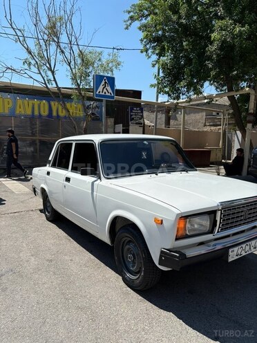 LADA (VAZ) 2107-2