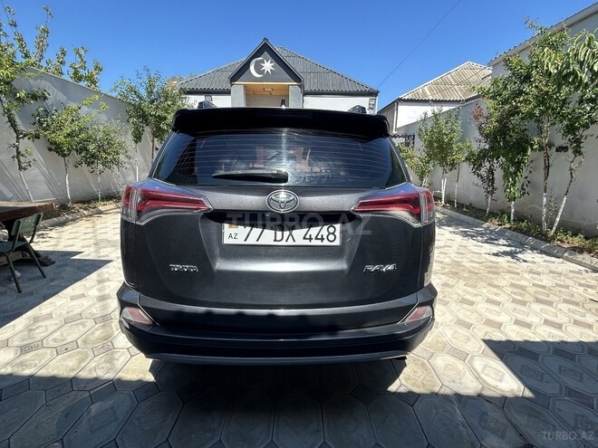 Toyota RAV4-4