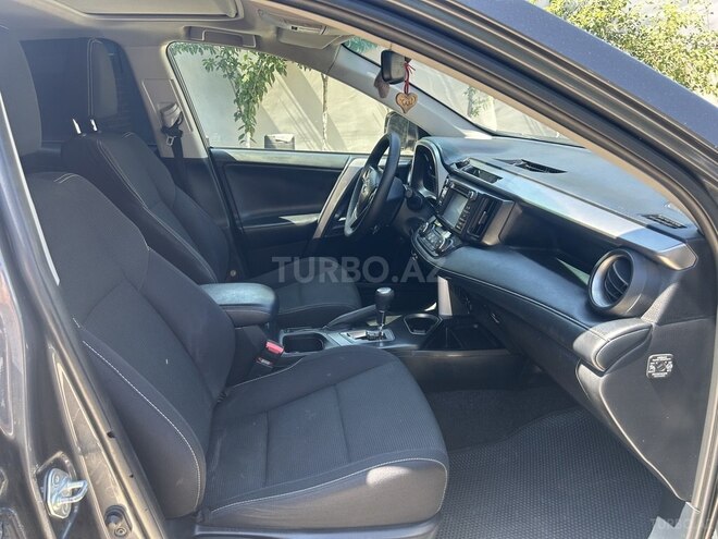 Toyota RAV4-7