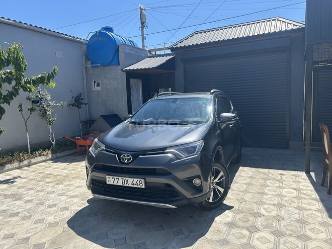 Toyota RAV4-1