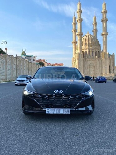 Hyundai Elantra-1