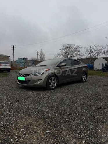 Hyundai Elantra-7