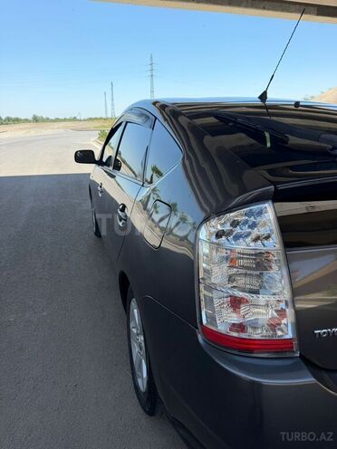 Toyota Prius-4