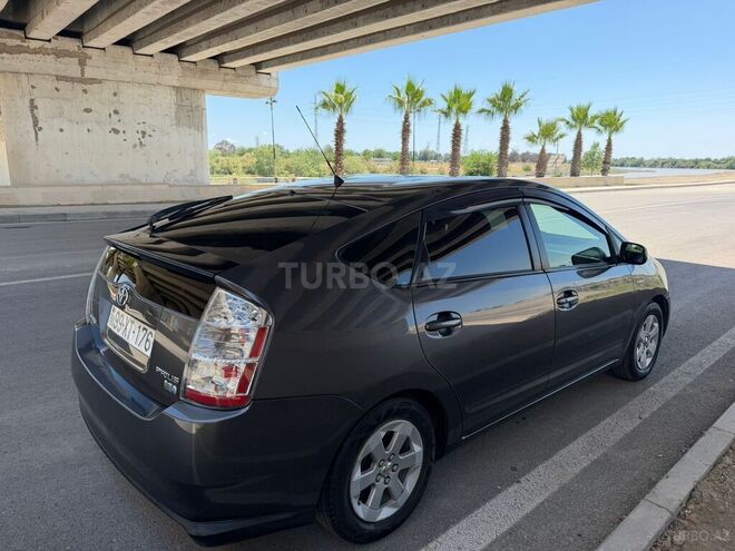 Toyota Prius-3