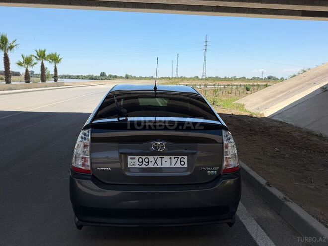Toyota Prius-6