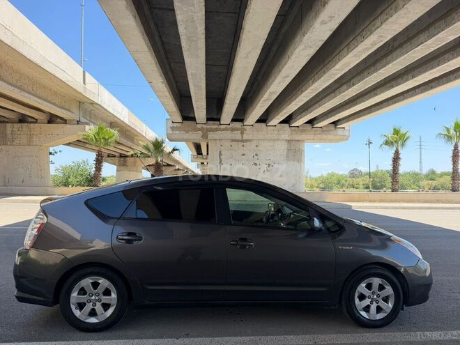 Toyota Prius-2