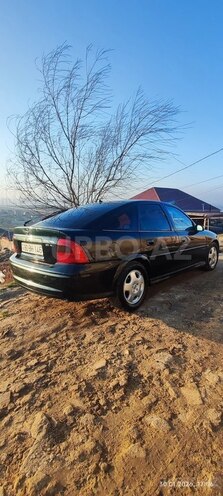 Opel Vectra-4