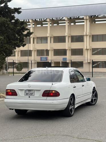 Mercedes E 320-8