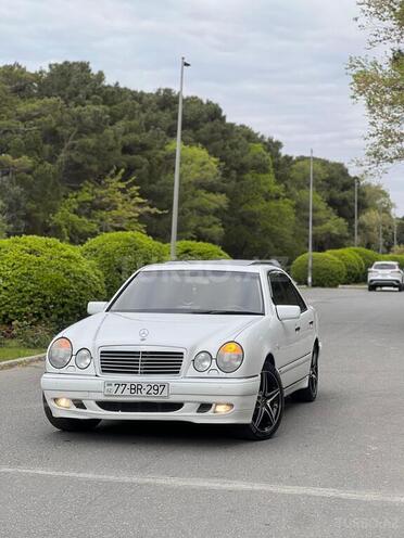 Mercedes E 320-5