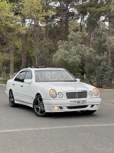 Mercedes E 320-6