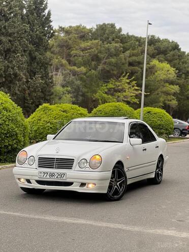 Mercedes E 320-3