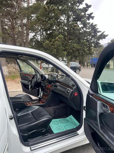 Mercedes E 320-13